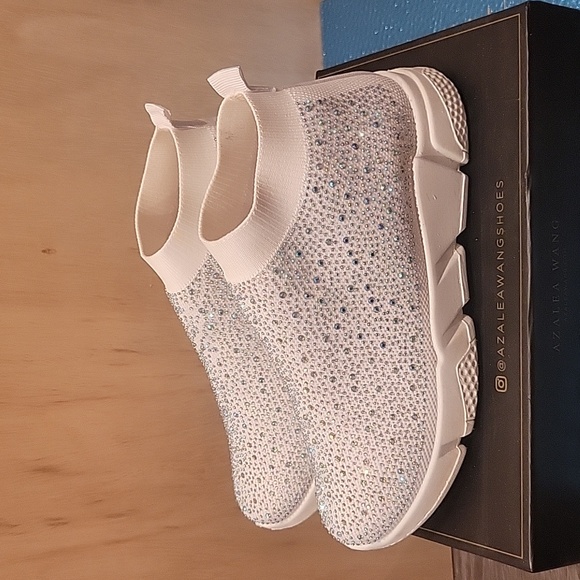 AZALEA WANG DIAMOND SNEAKER - Picture 3 of 7